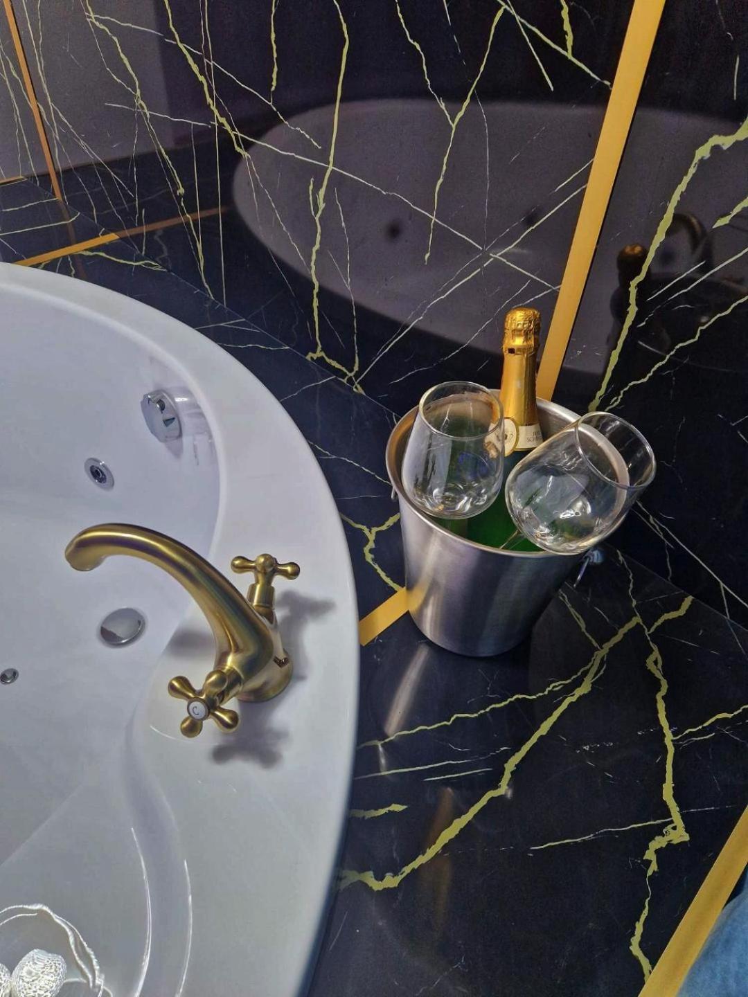 Afi Discret Jacuzzi Daire Bükreş Dış mekan fotoğraf